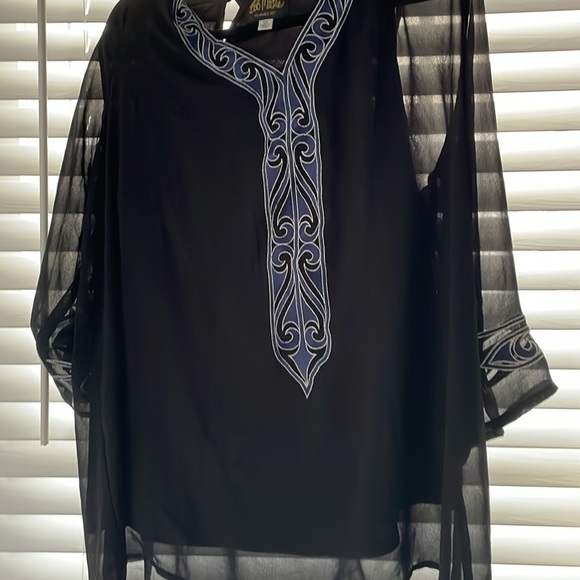 Gently worn bob Mackie 2x shirt - Picture 1 of 13